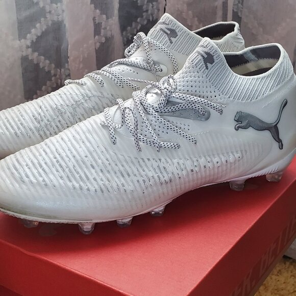 108189-04 FUTURE 8 ULTIMATE Soccer Cleats White-Matte Silver  Size 10.5 Men\
